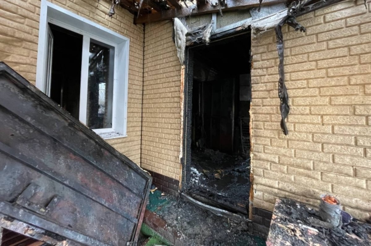    В Белгороде повреждены детская поликлиника, спорткомплекс и дома