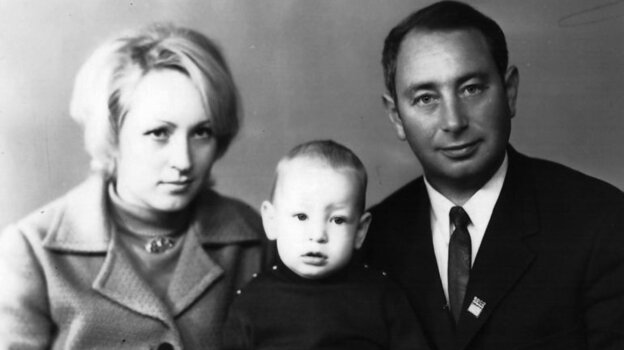   Леонид Слуцкий с родителями — мамой Людмилой и отцом Виктором.Из архива Леонида Слуцкого