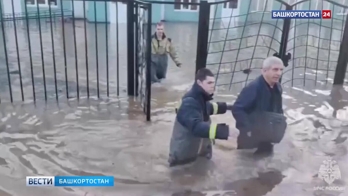    В Орске подтопило половину Старого города: есть риск изоляции микрорайона