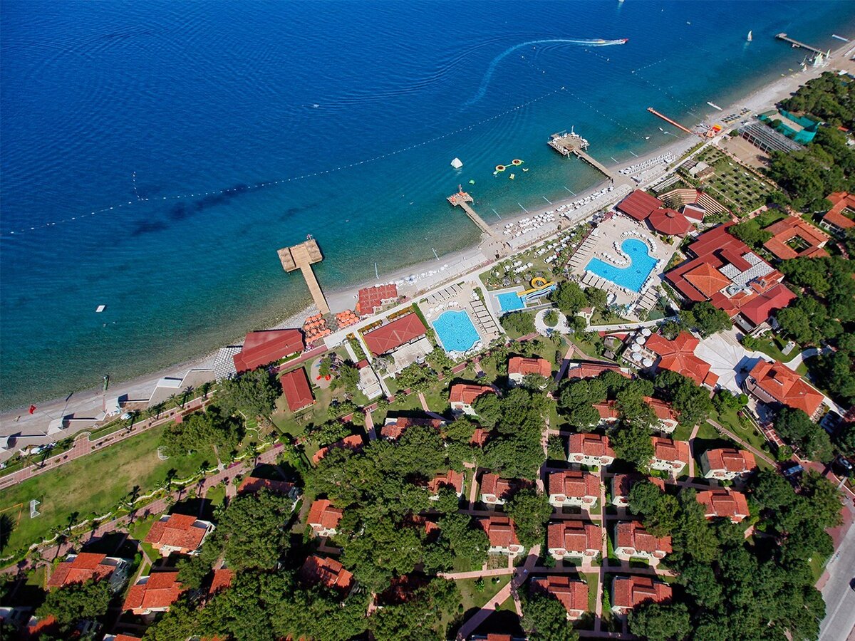 Отель Crystal Flora Beach Resort 5* - фото с официального сайта отеля.