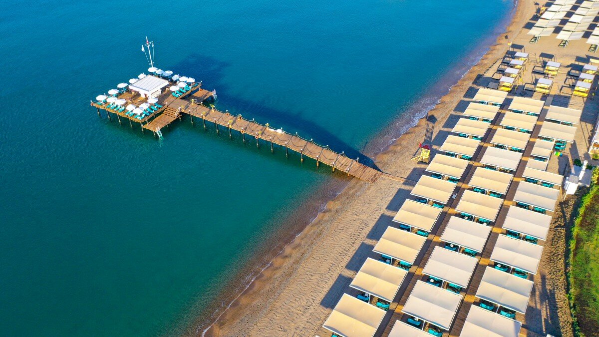 Пляж отеля Crystal Centro Resort 5* - фото с официального сайта отеля.