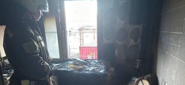    В Иванове пожарные вынесли из горящей квартиры мужчину