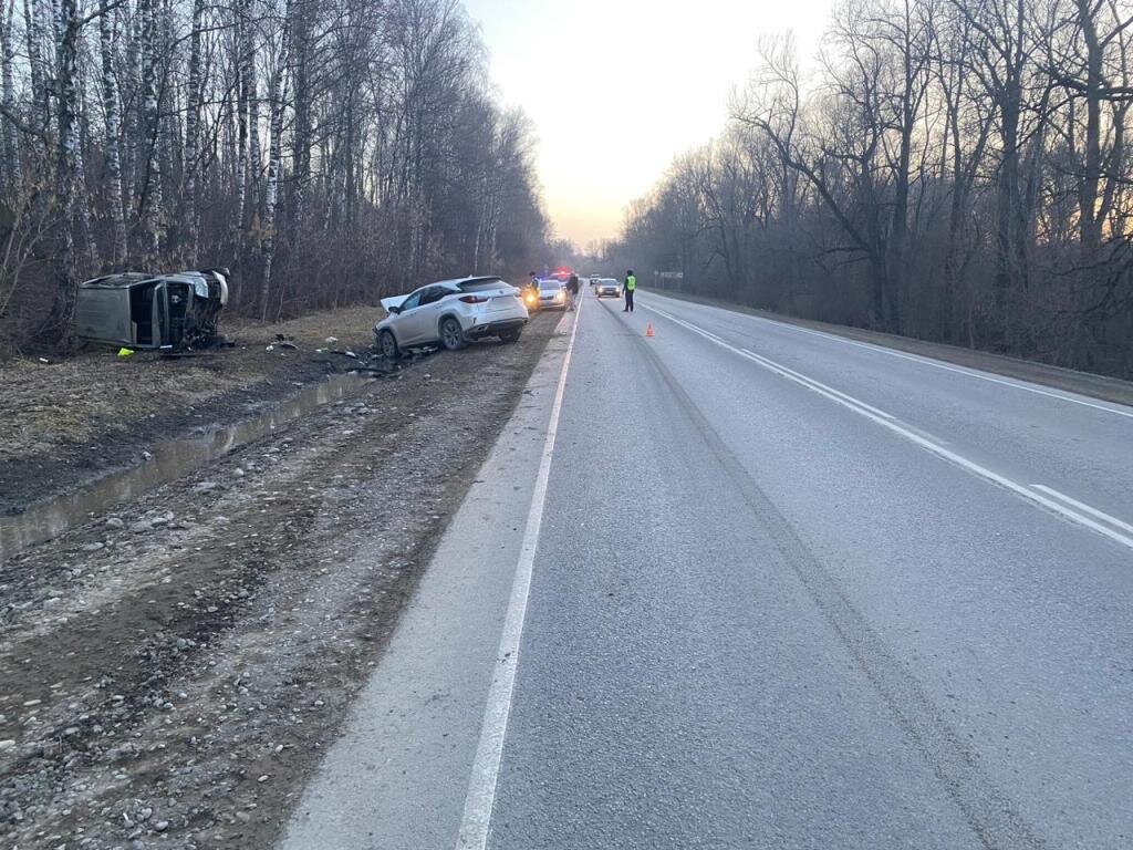 Два человека пострадали в ДТП на подъезде к Ура-Губе