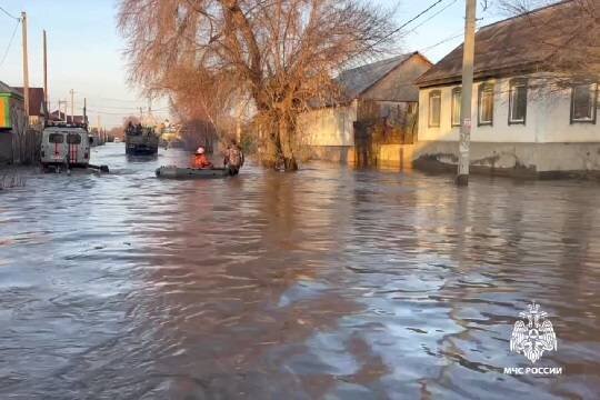    Уровень воды в Урале после прорыва дамбы в Орске превысил критическую отметку