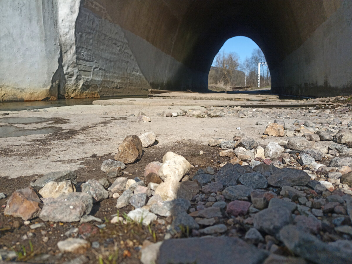 На весенней покатушке. Под ЖД мостом в Валутино