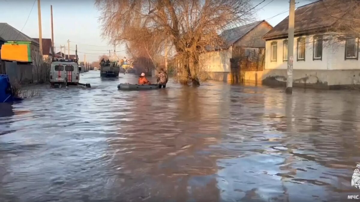 Не допустить гибели людей: в Орске из-за прорыва дамбы эвакуируют поселок  Рабочий | 56orb.ru | Дзен