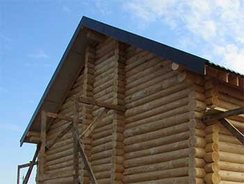 фронтон из бревна