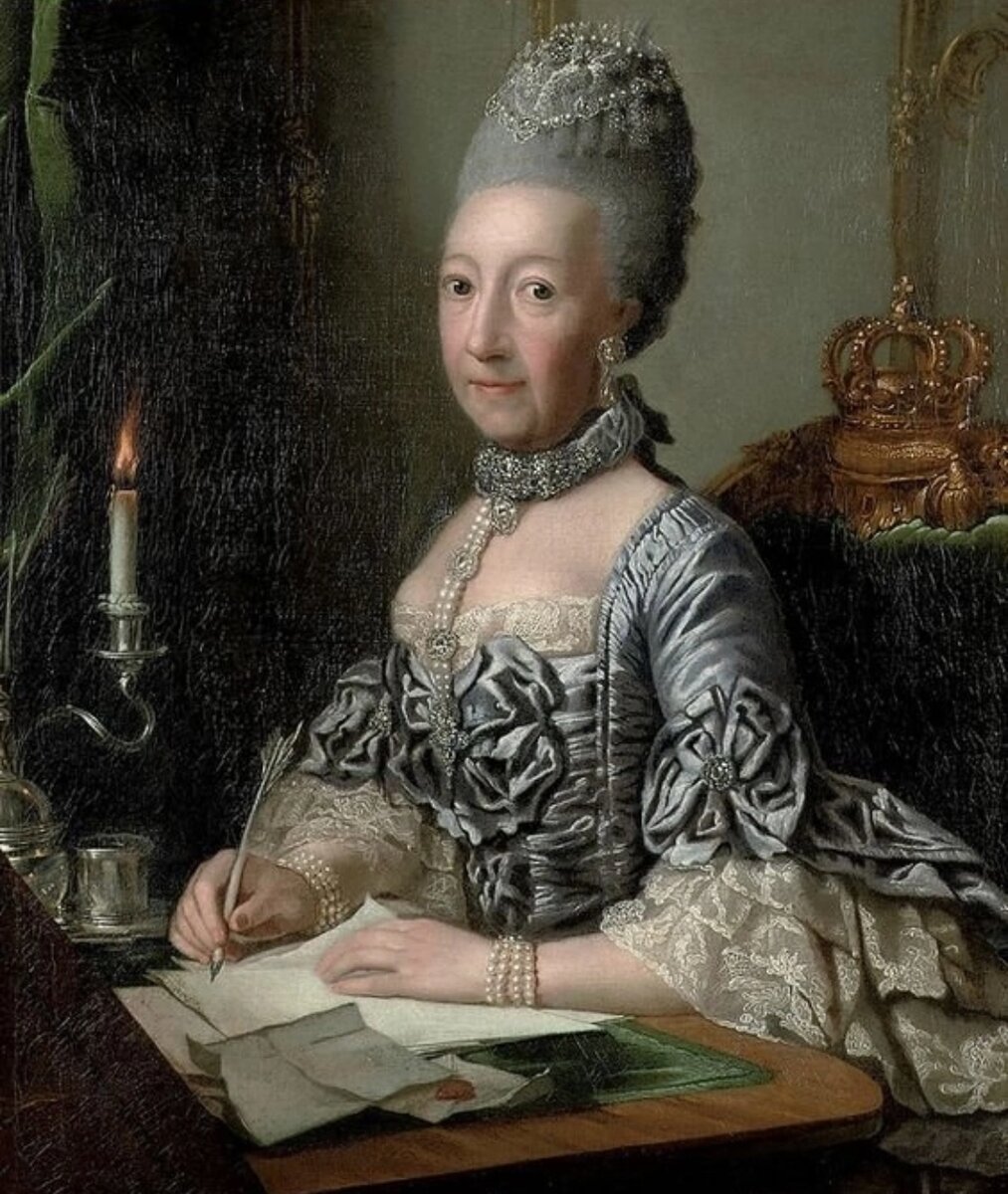 Склаваж из серого бархата на шее немецкой принцессы.
Портрет Ульрики Софии Мекленбургской. Это была немецкая принцесса из Мекленбургского дома. Принцесса увлекалась искусством и, в частности, театром и переводила драматические произведения. Немецкий художник Георг Давид Матье