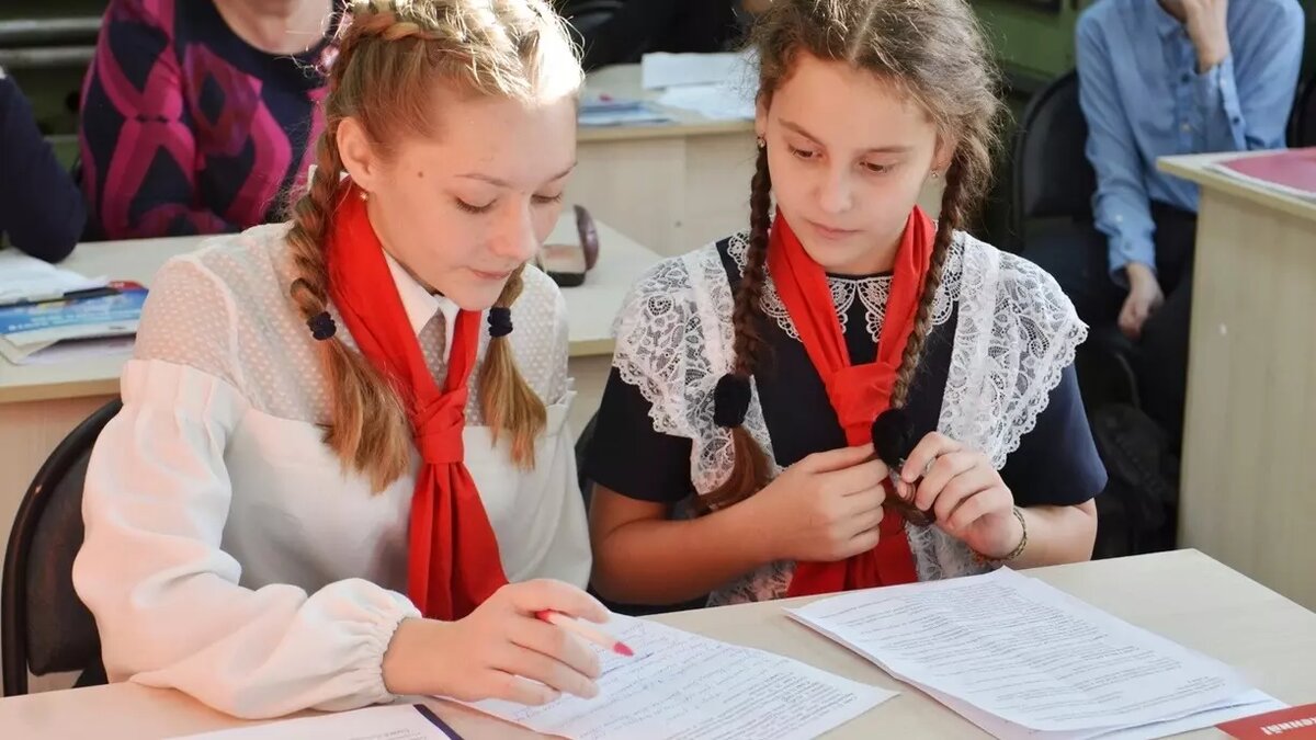     В этом году выпускникам 11-х классов предоставляется возможность исправить результаты ЕГЭ. Пересдача состоится 4 и 5 июля. Минпросвещения опубликовало обновленный проект расписания ЕГЭ на 2024 год. Последний день экзаменов — 11 июня.