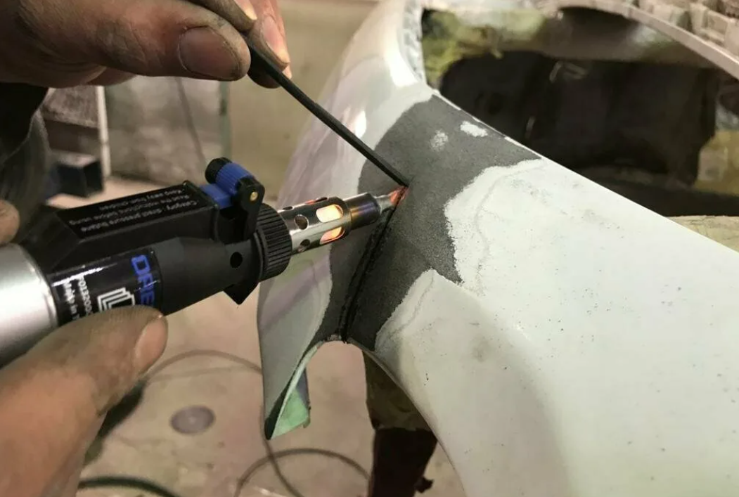 Старый, разбитый бампер лежал в гараже больше года, а недавно я продал ...