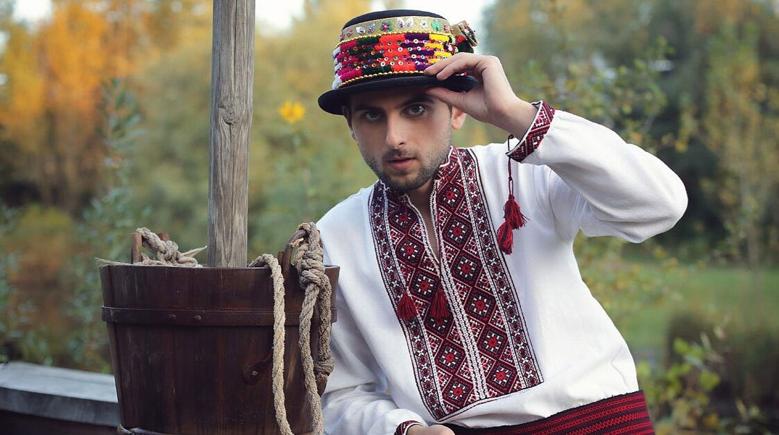 Молодой Мольфар.Все фото из открытых источников.