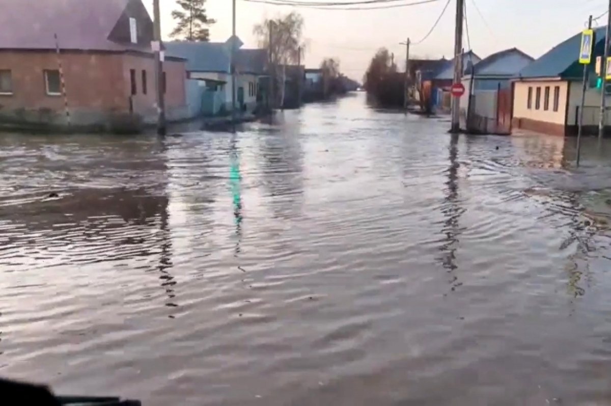    Эвакуация людей продолжается.