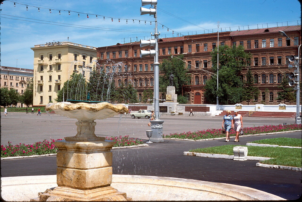 Площадь Ленина Хабаровск СССР. Ленина 70 Хабаровск. Хабаровск 70 годы. Хабаровск 80-х.