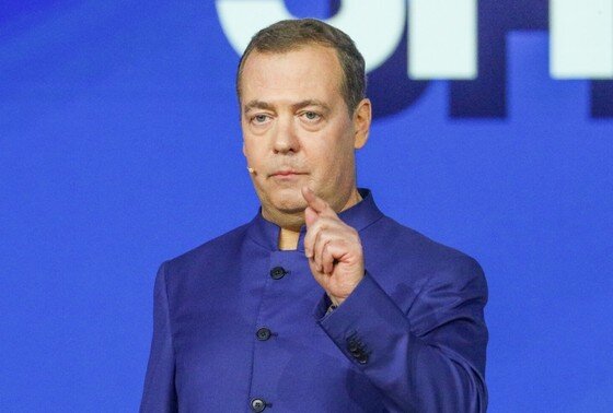    Дмитрий Медведев