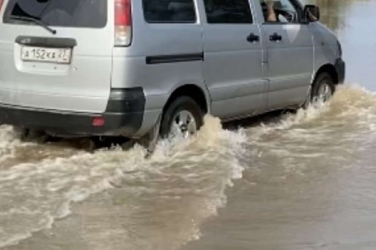    Такой «потоп» на улицах Яйвы возникает каждую весну.