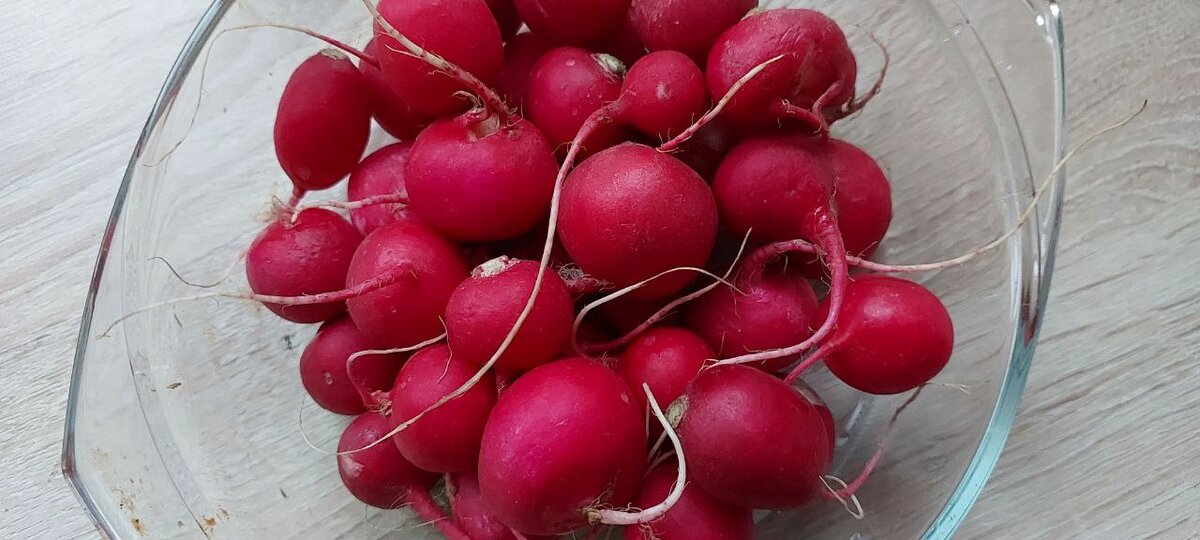 Салат с редиской. Простые рецепты. Вкусные рецепты. Домашние рецепты. рецепты к Пасхе 2024.