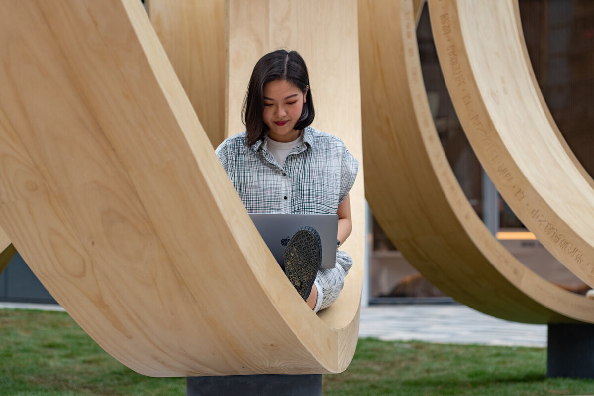 Object: Time Loop | Designer: Paul Cocksedge | Project: Yue Man Square | Developer: Sino Group | Photo: Kris Provoost | Geo: Hong Kong, CH
