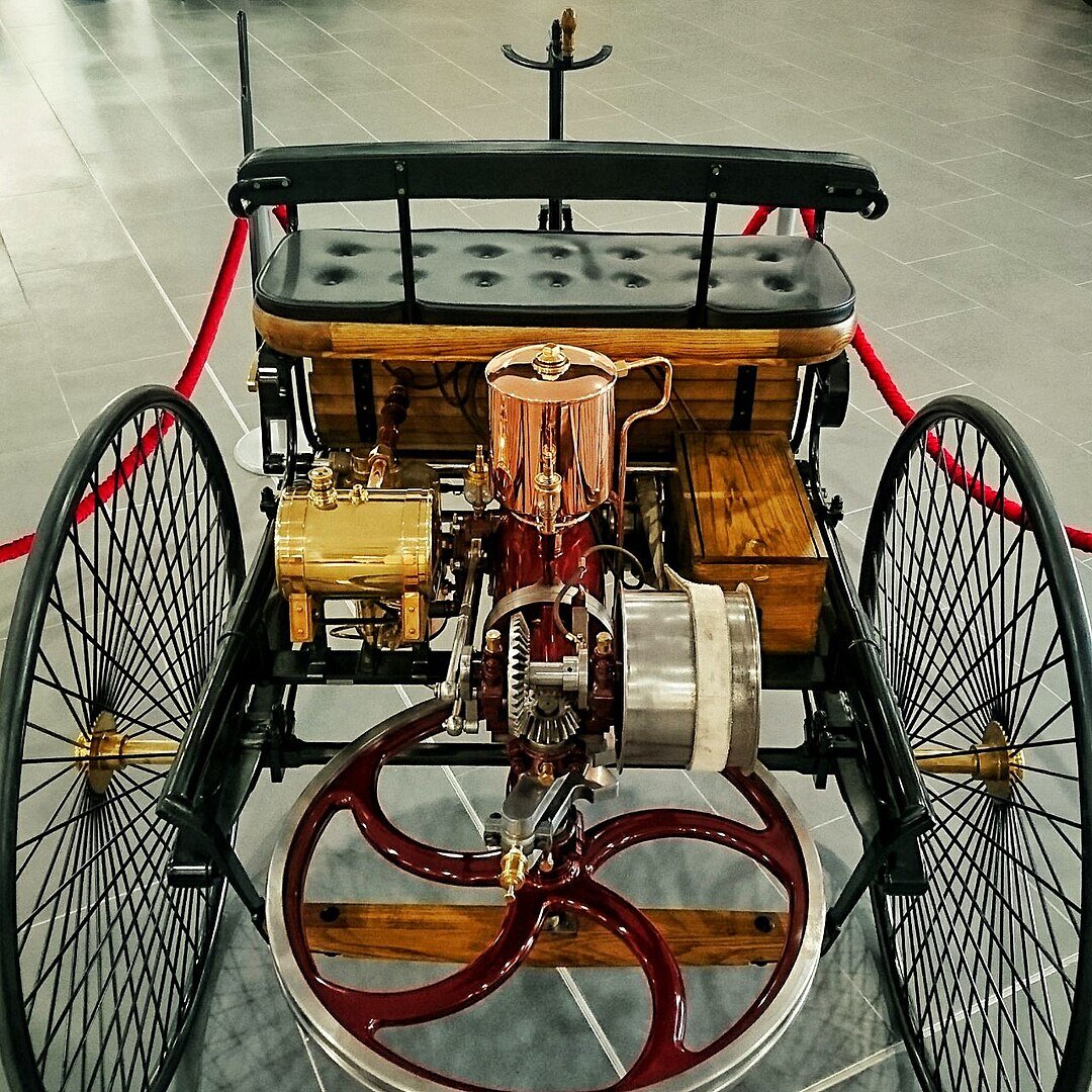 Вот, что было бы у Моторвагена под капотом, если бы у него был капот. Фото от Марии Шалаевой.  