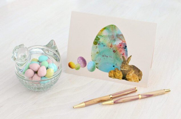    С акварельными яйцами   
Источник: «Dans le Lakehouse»