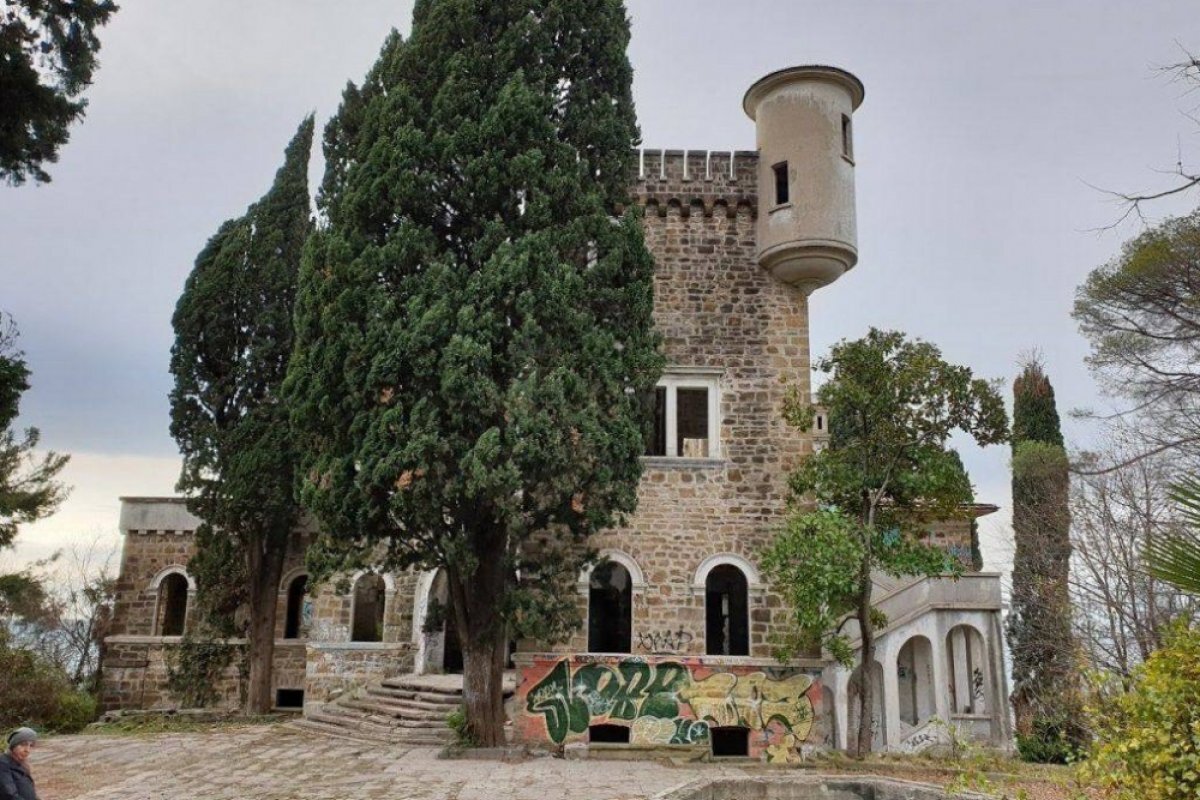    В Сочи запретили платные экскурсии на «Дачу полковника Квитко»