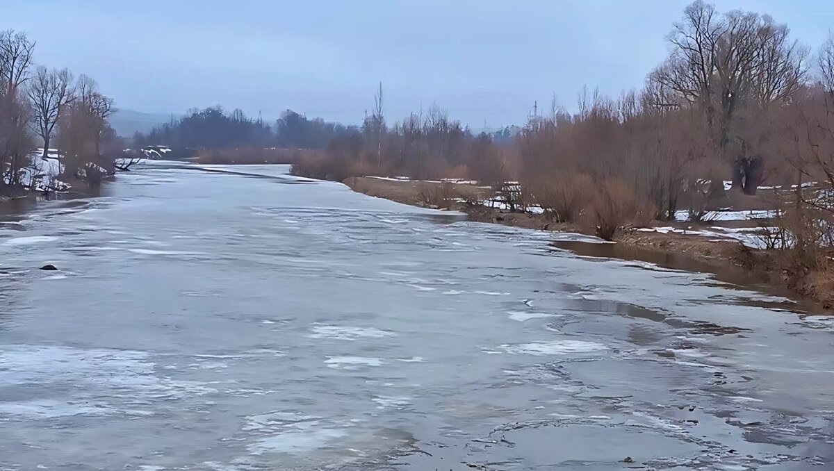     Похолодание в Удмуртии немного замедлило подъем уровня воды в реках.