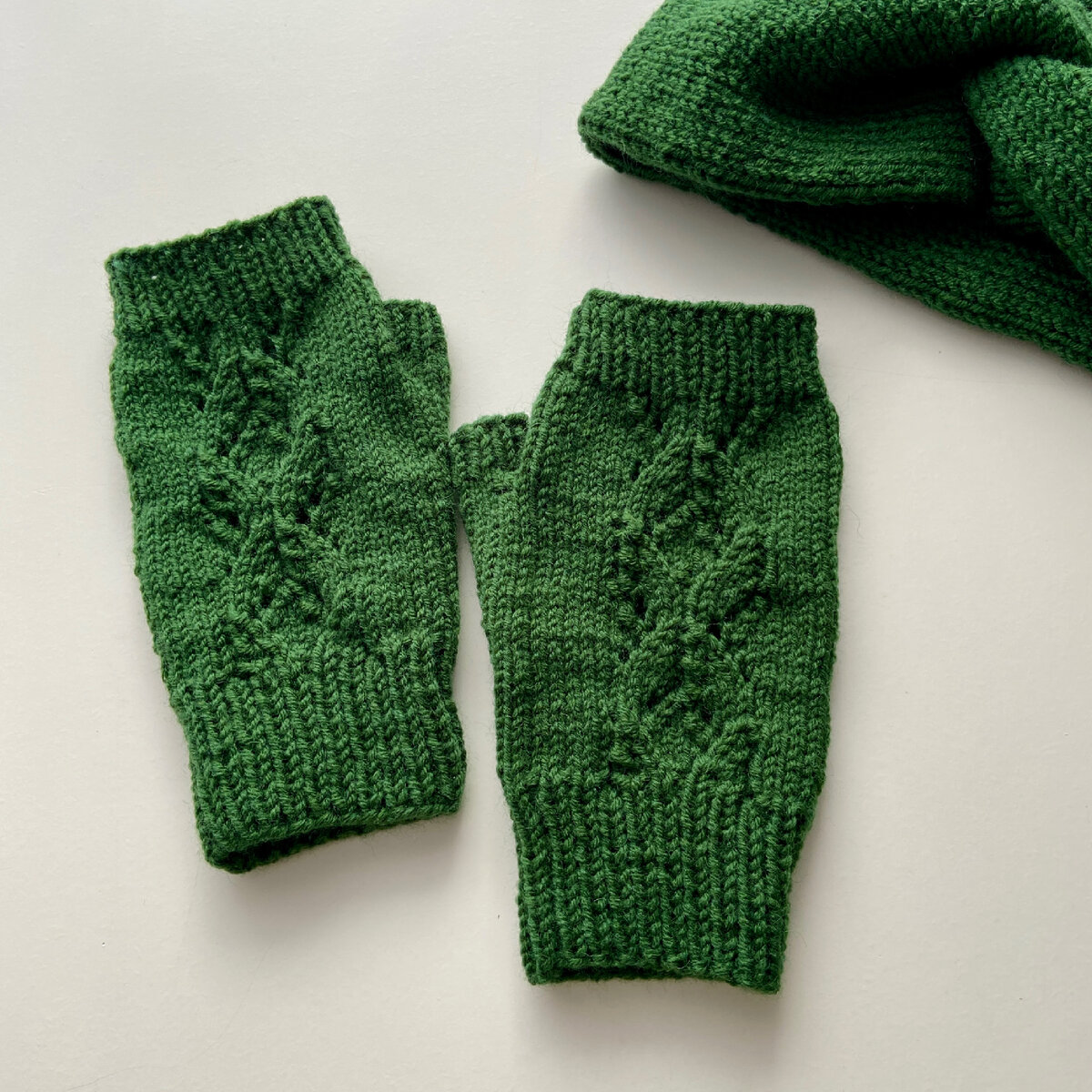 Митенки спицами