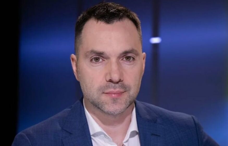    «Дальше и сильнее»: Арестович* призвал интенсивнее бомбить Россию