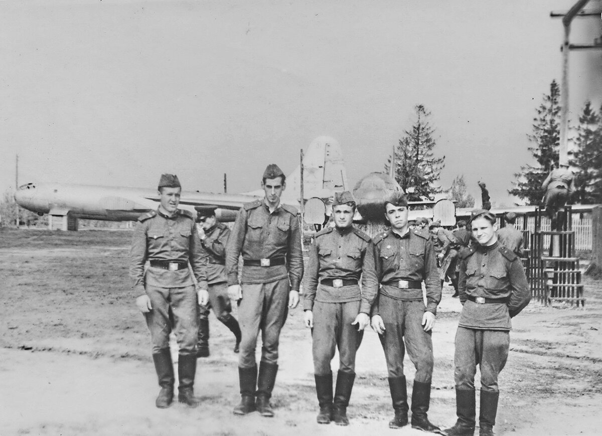 Ту-4Д, Ил-12 Псков, Череха, июль 1962 года. Фотография © Архив Антона Потапова