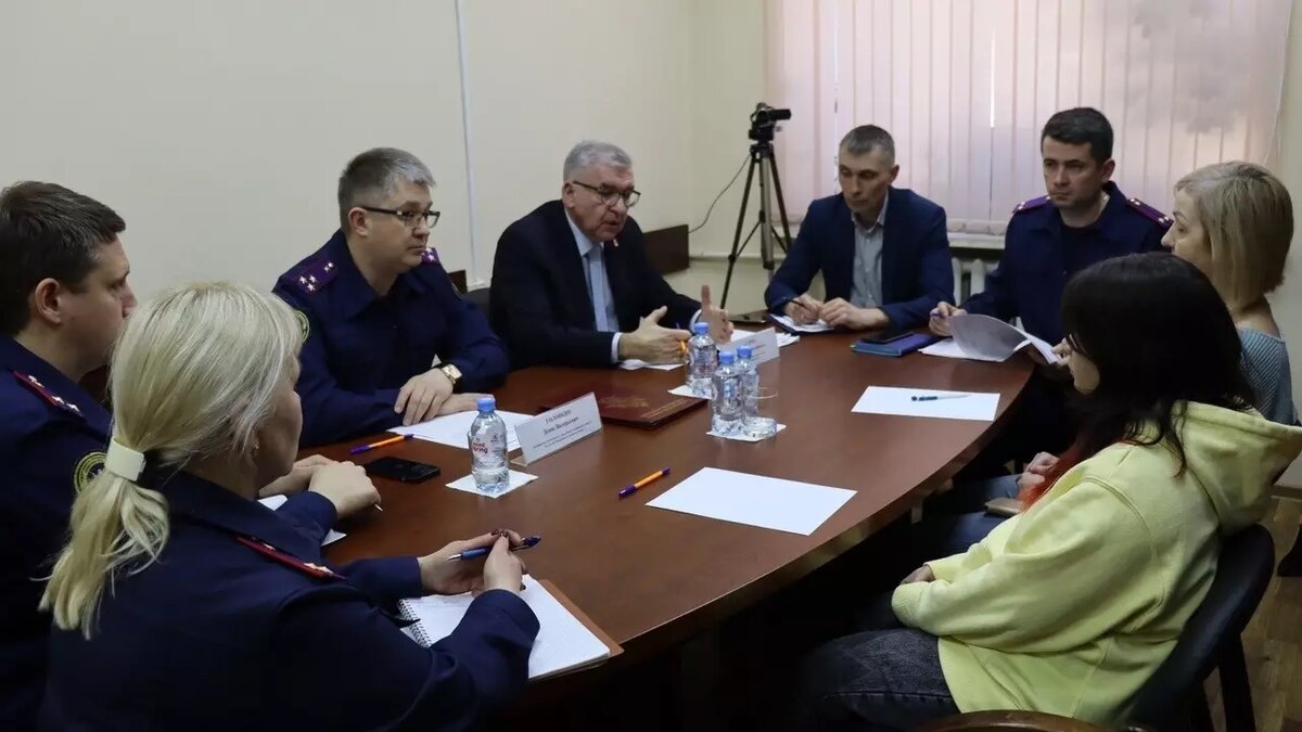     Женщина обратилась за помощью к главе регионального управления СКР и к уполномоченному по защите прав человека.