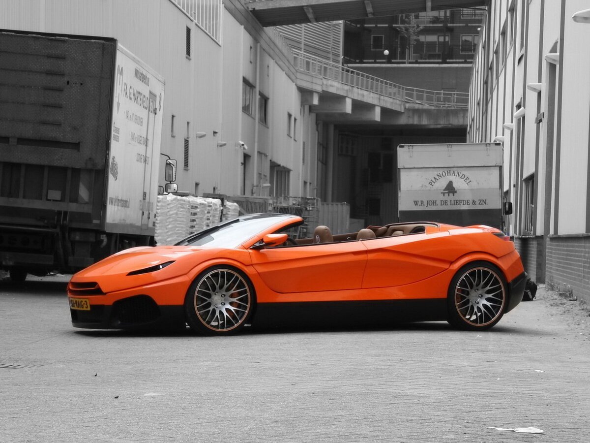    Стремительный кабриолет насыщенного оранжевого цвета задумывался его авторами — двумя голландскими студентами Эмилем Попом и Джастином де Буром — как быстрая и роскошная дорожная яхта. В основу концепта лег Chevrolet Corvette с мотором LS7 V8 7.0. Благодаря новой прошивке и приводному нагнетателю от версии Corvette Z06, двигатель выдавал 670 сил, а открытый спорткар набирал сотню за 3,4 с и развивал максимальные 330 км/ч.