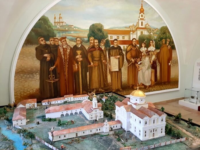 
Макет Иезуитского монастыря в Орше. Источник https://img.tourister.ru/files/2/4/4/7/7/1/1/4/original.jpg