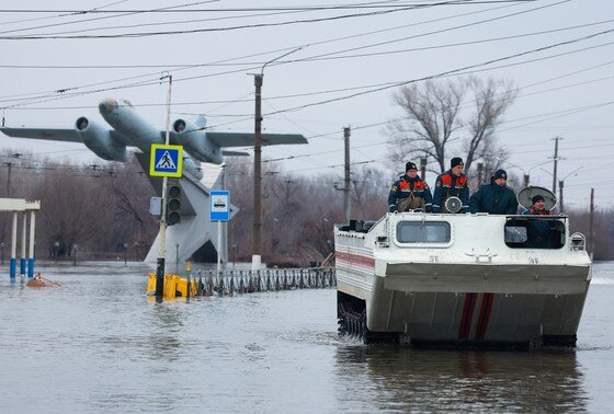 Спасение хаски, мародеры, паводок: новости о наводнении в Орске 7 ...