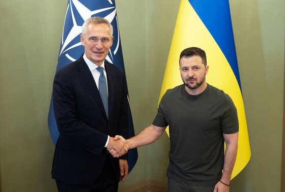    Йенс Столтенберг и Владимир Зеленский
