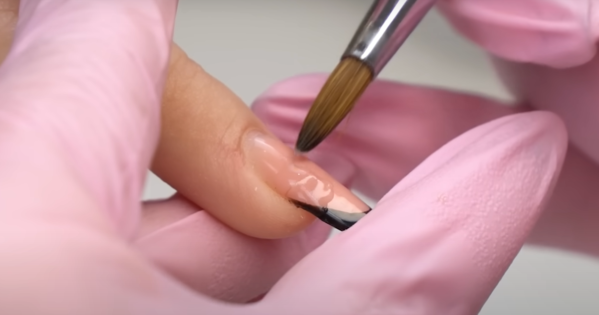 Фиксирую трещину акриловой пудрой