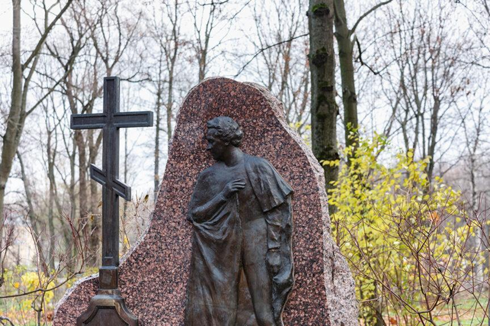 Некрополь «Литераторские мостки» в Санкт-Петербурге. Фото самых ...