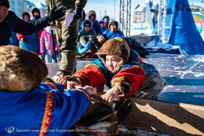     Перетягивание палки. Фото: администрация Ямальского района