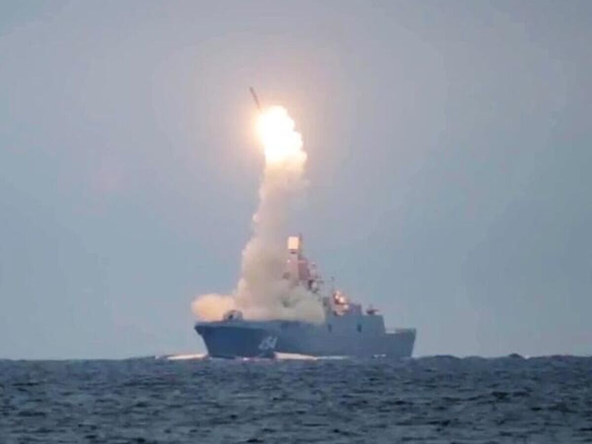    Запуск гиперзвуковой ракеты "Циркон" с фрегата "Адмирал Горшков" в Белом море © РИА Новости / Пресс-служба Минобороны РФ