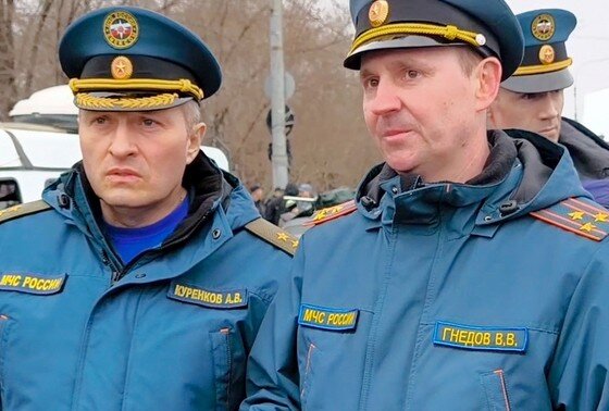   Глава МЧС России Александр Куренков и заместитель начальника Главного управления МЧС России по Оренбургской области Валентин Гнедов