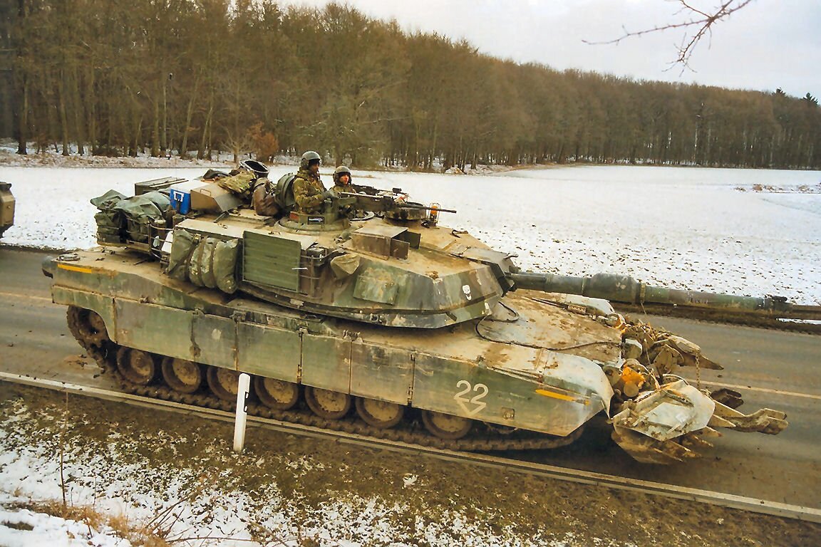 M1A1 1-ой механизированной дивизии во время маневров, Германия