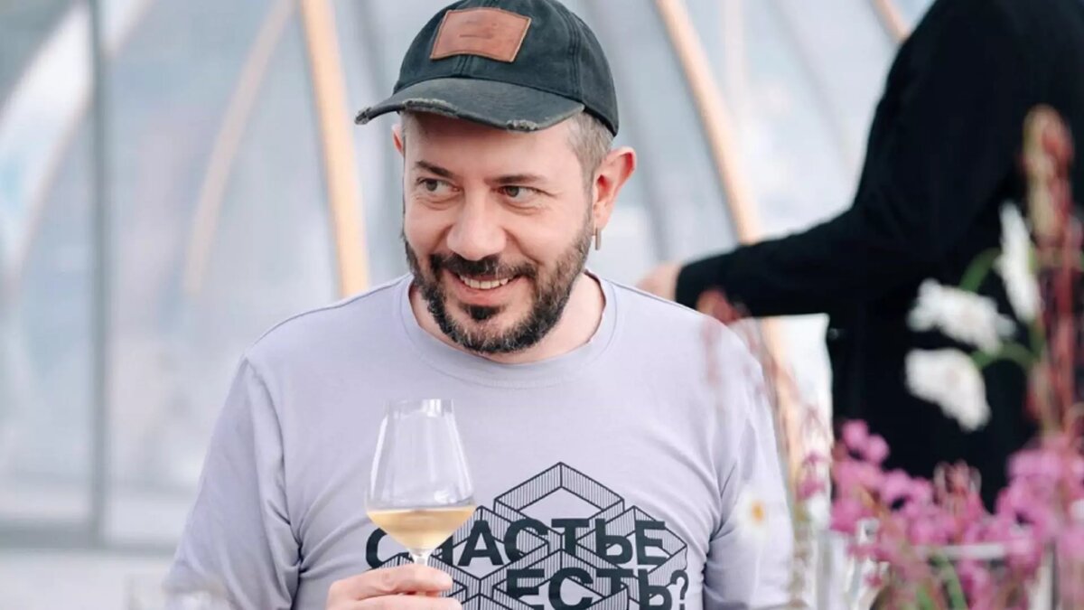     Московский дизайнер вновь раскритиковал Новосибирск и похвалил Красноярск за внешний облик города и рестораны.