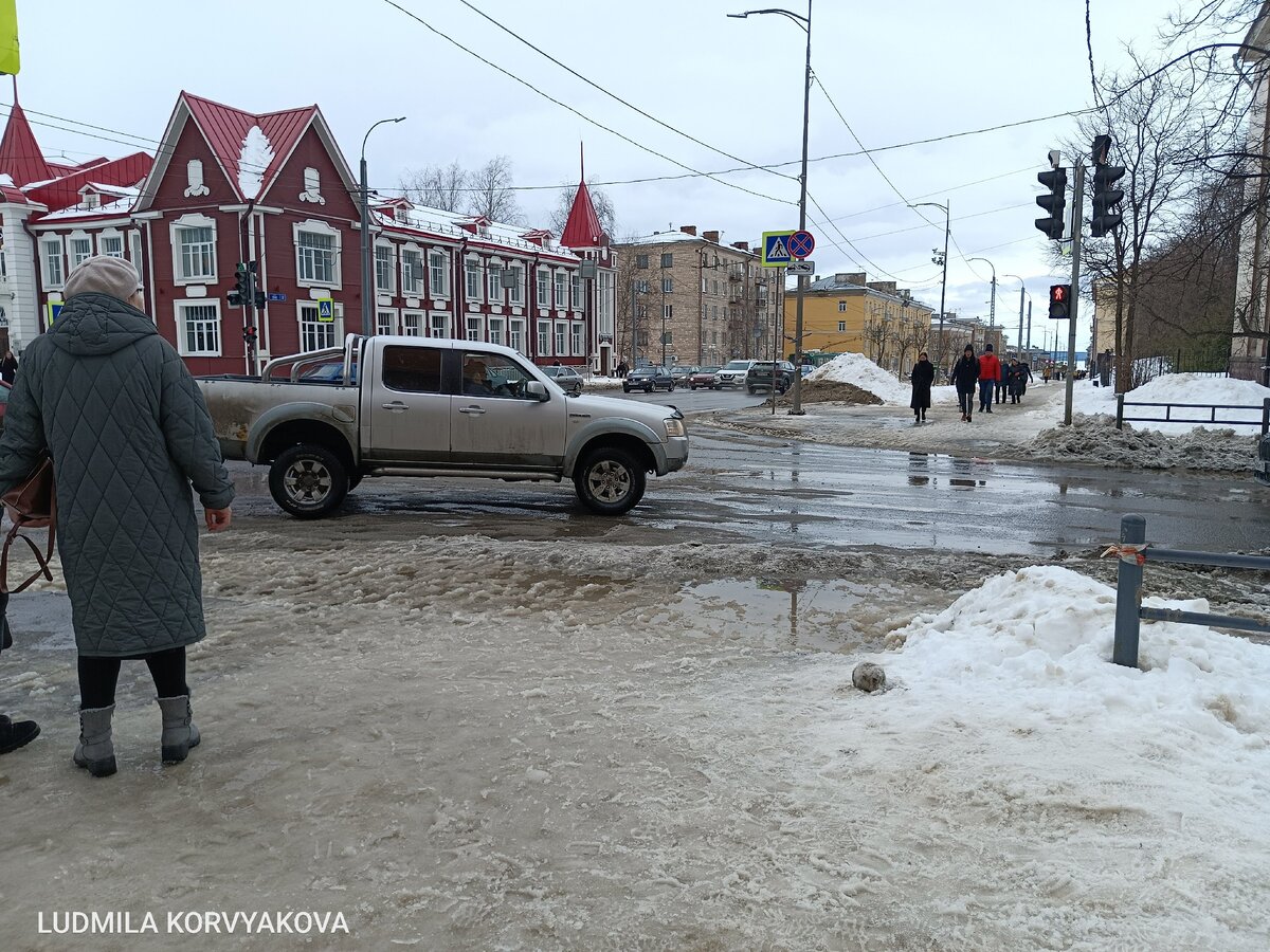    Весна дошла до Петрозаводска, резиновые сапоги станут преимуществом