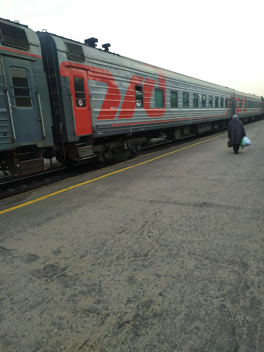 Провожаю дочку в Москву. 