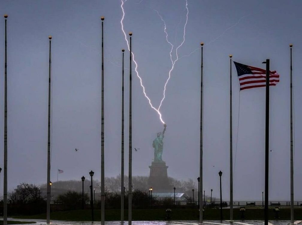 Это затмение часто называют "Великое Американское" - состоится 8 апреля 2024, (19:39 до 22:55 МСК).-5