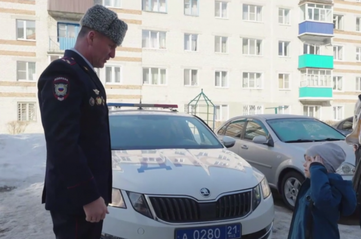    Семилетнего «мини-гаишника» из Чувашии пригласили на экскурсию в ГИБДД