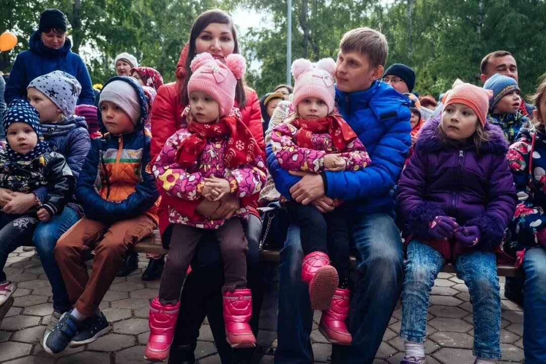 294 детский. Парад близнецов в нижнекамске. Детский сад люберцы октябрьский проспект 32. Детский сад 294 казань. Нижняя пеша детский сад.