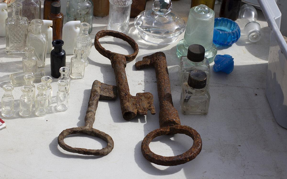 Какие тайные двери открывали эти ключи - загадка. Таковой она уже и останется навсегда