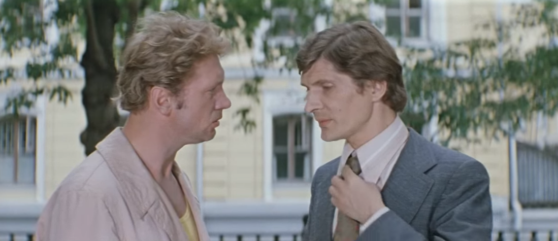 Одним из лидеров советского кинопроката в 1977 году стал фильм "Сто грамм" для храбрости", высмеивающий пристрастие некоторых граждан к алкоголю.
