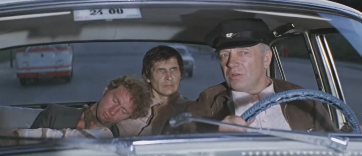 Одним из лидеров советского кинопроката в 1977 году стал фильм "Сто грамм" для храбрости", высмеивающий пристрастие некоторых граждан к алкоголю.-4