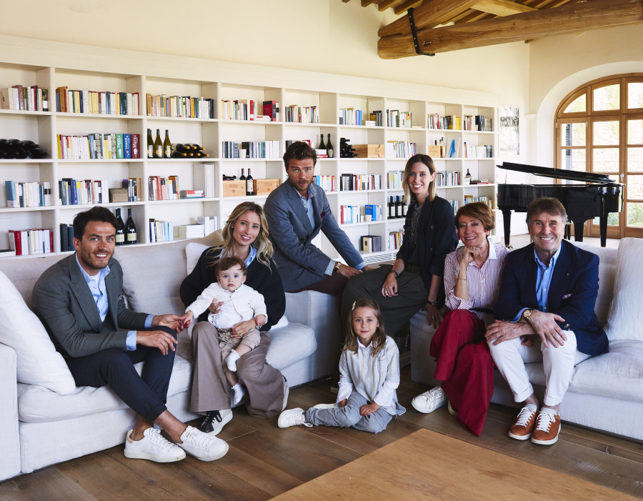 Брунелло Кучинелли с семьей