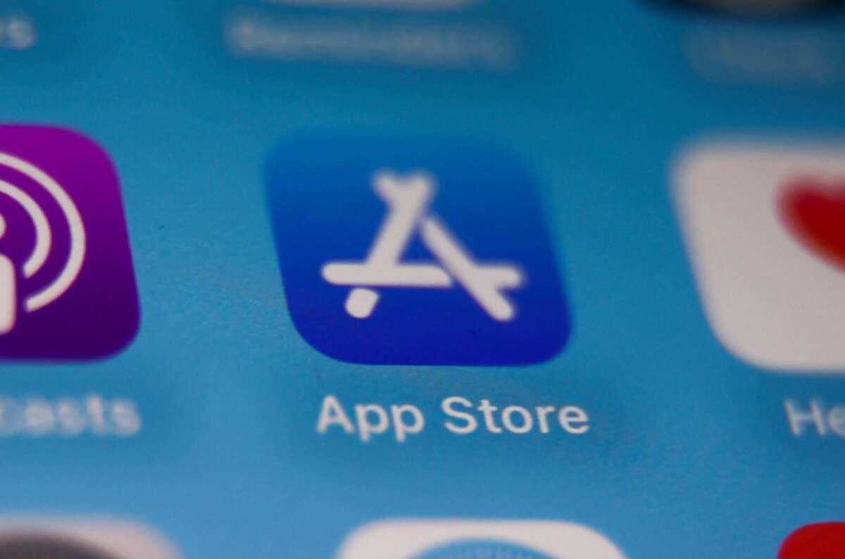    Эти приложения встречаются нечасто, но должны оказаться на твоем Айфоне